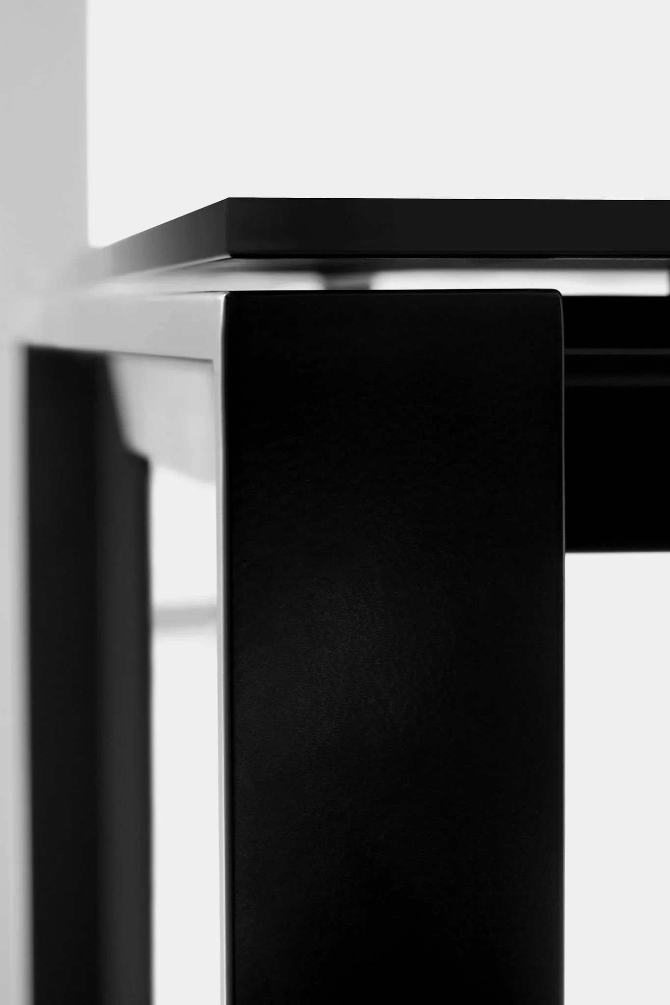 Apta Dining Table by Lapalma - Image 5