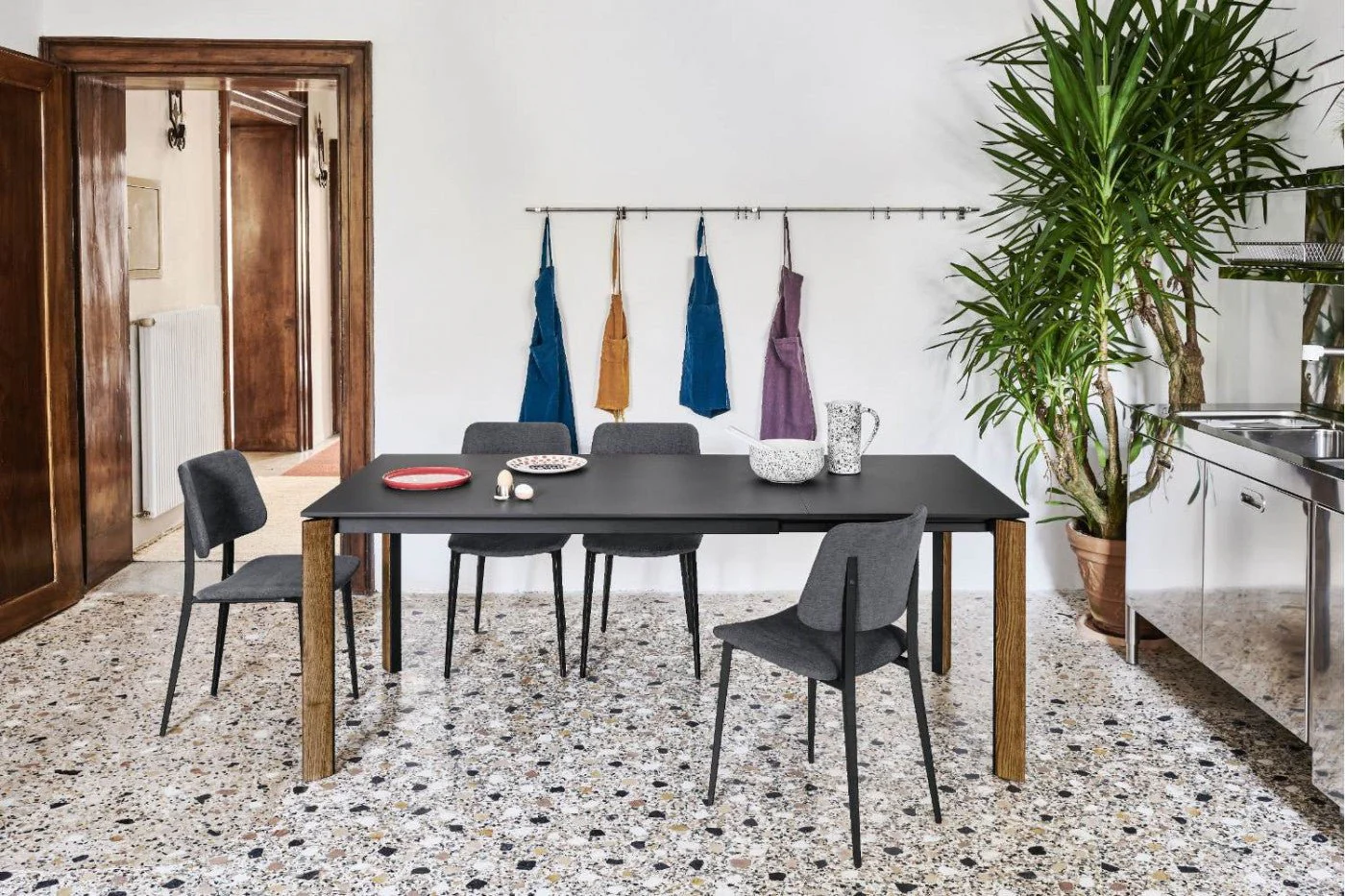 Blade Extendable Dining Table by Midj - Image 4