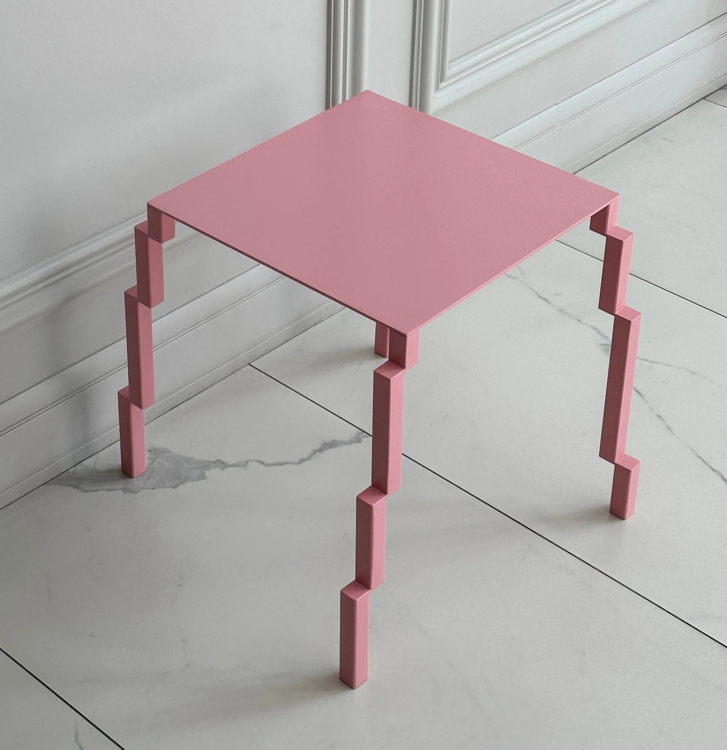 Bug 4040 Side Table by Oitoproducts - Image 10