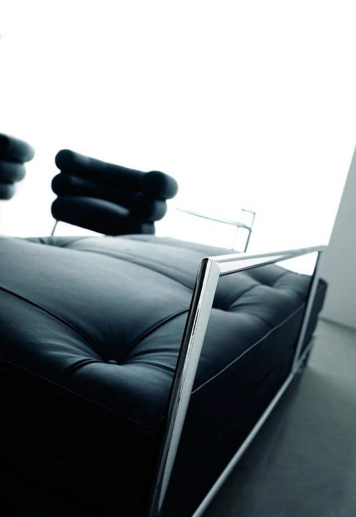 Eileen Gray Daybed - Image 3