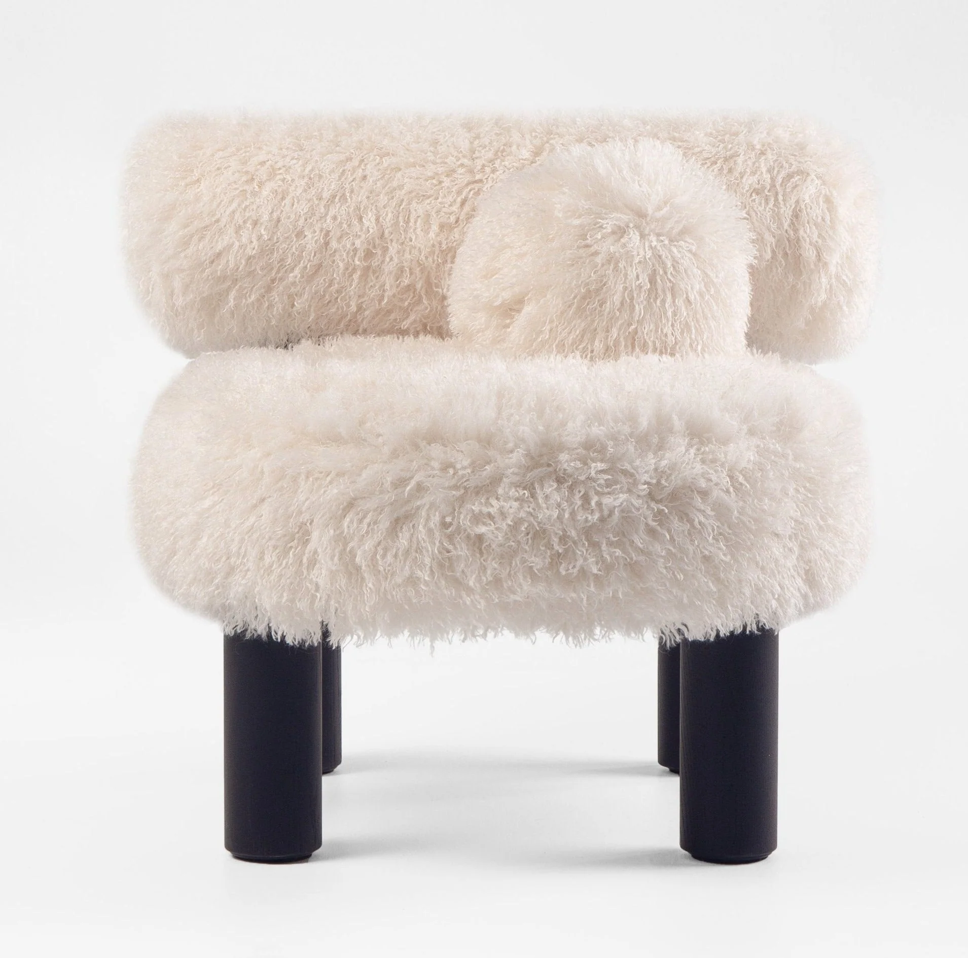 Gropius Low Chair CS2 Fluffy Edition by Noom - Image 2
