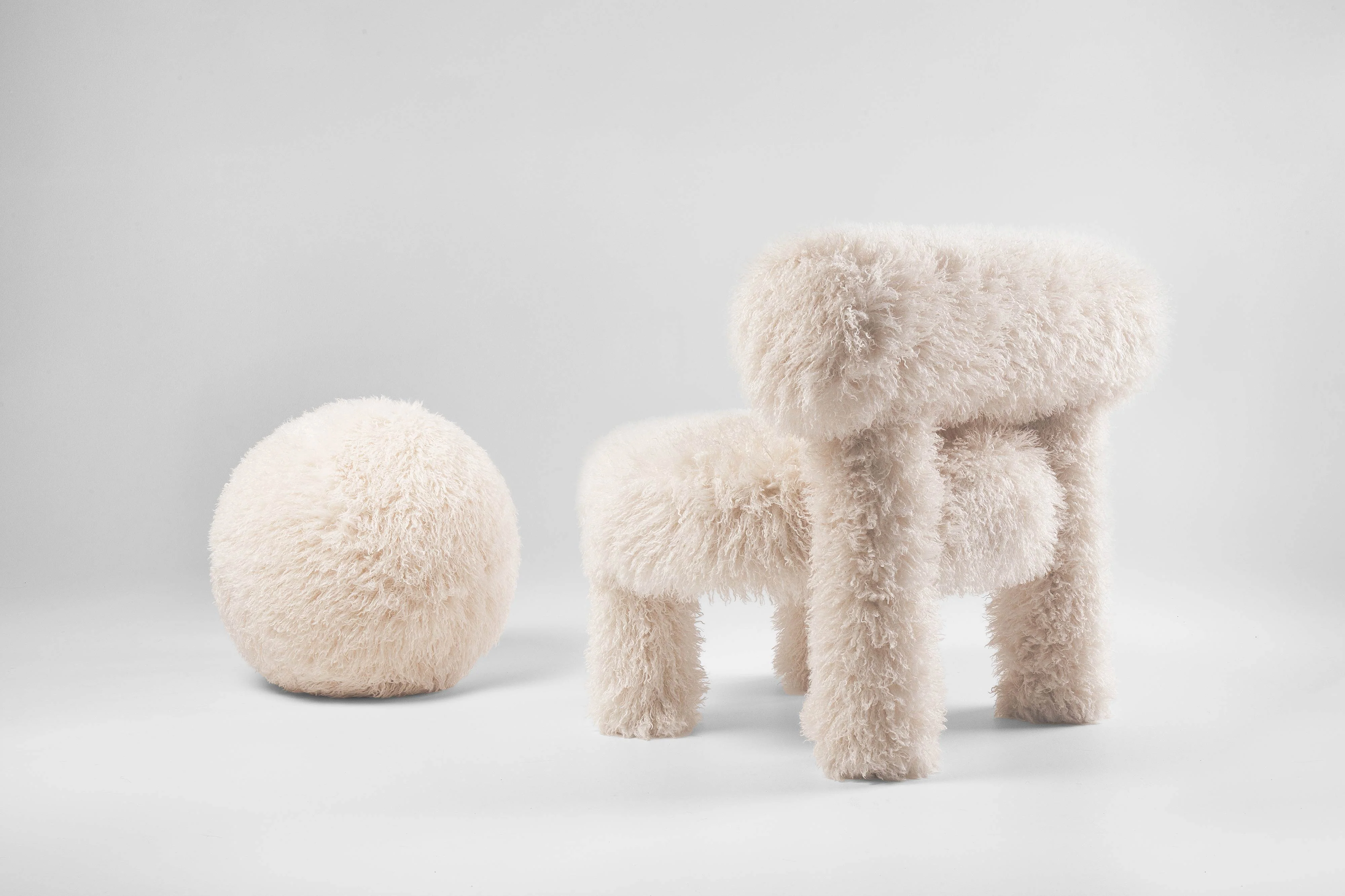 Gropius Spheric Ottoman Fluffy Edition by Noom - Image 4