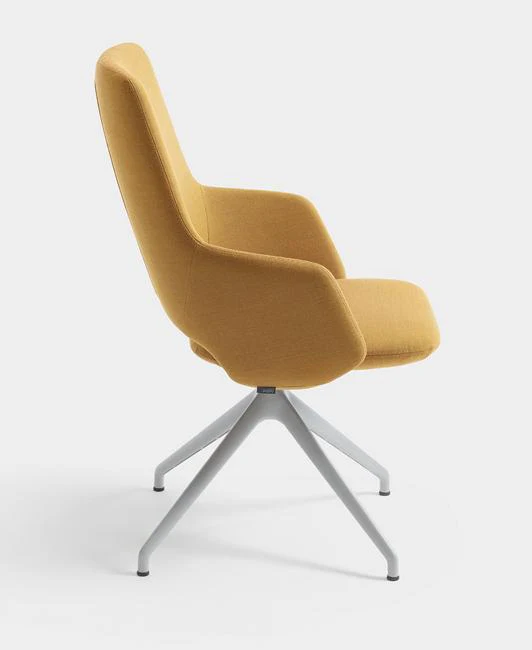Jima Highback Chair with Swiveling Star Base by Artifort - Image 3