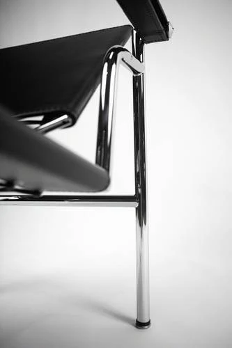 Le Corbusier Basculant Sling Chair (LC1) - Image 9