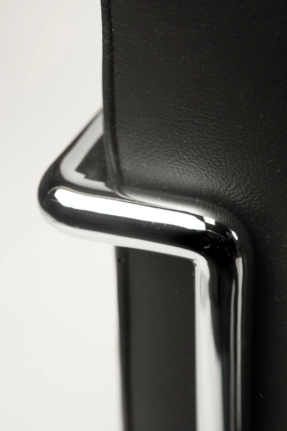 Le Corbusier Grand Confort Lounge Chair (LC3) - Image 3