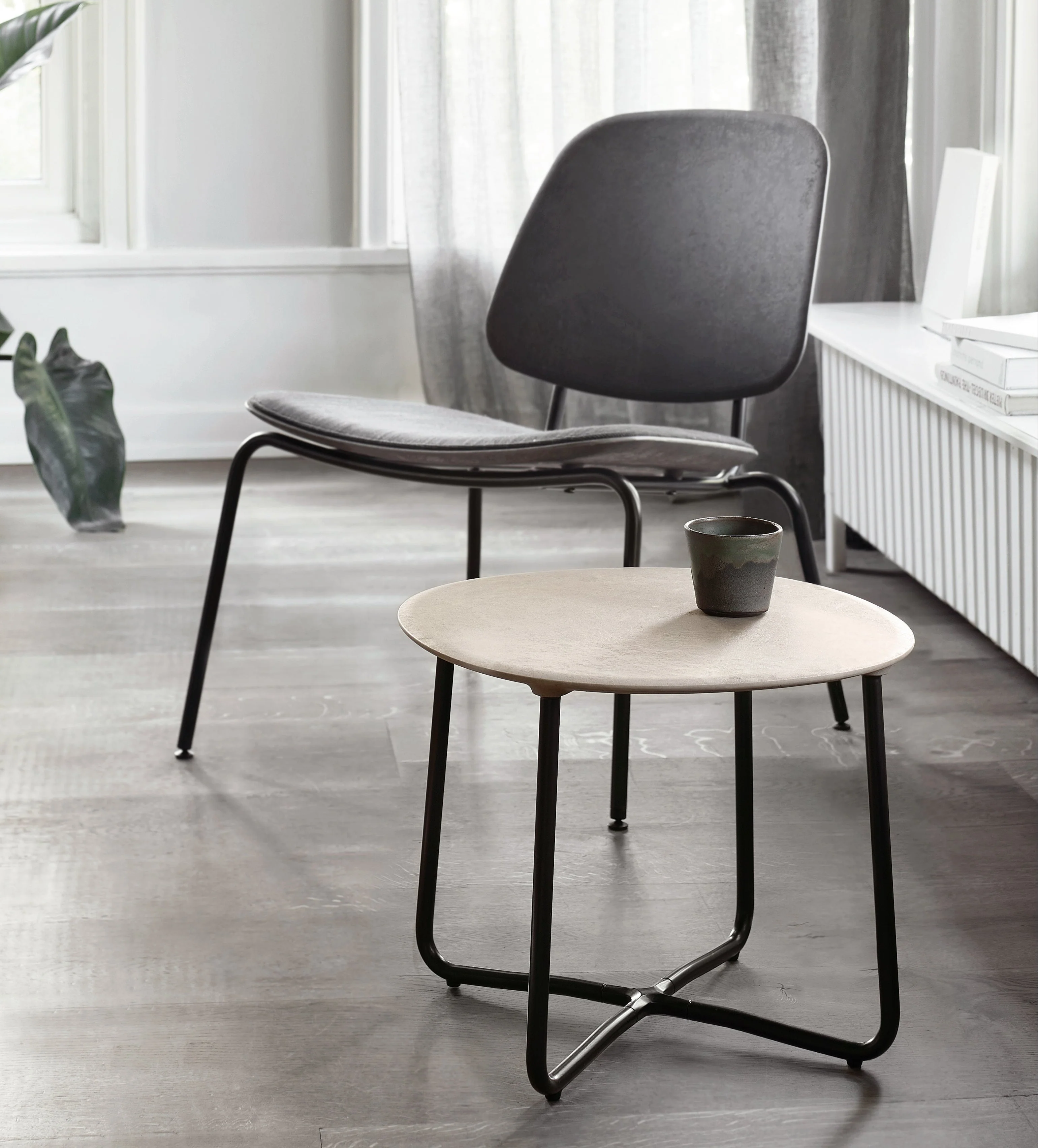 Lily Side Table by Mater - Image 7