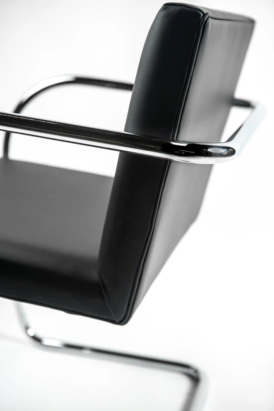 Mies van der Rohe Brno Tubular Armchair - Image 3