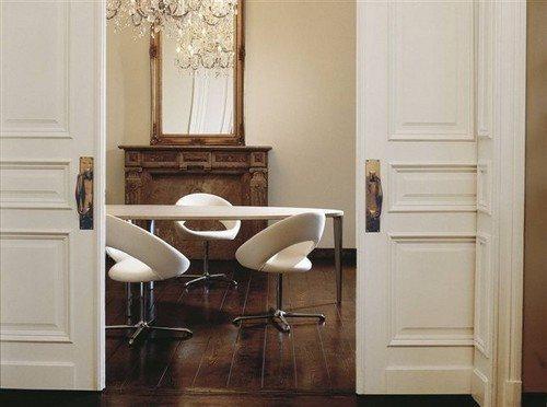 Nina Spoke Base Chair by Artifort - Image 4