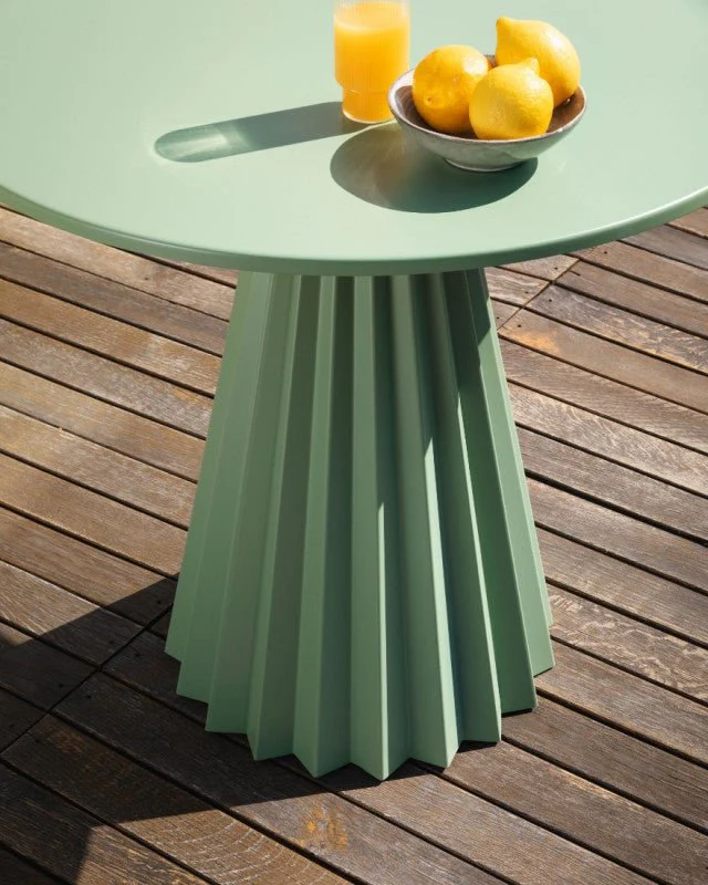 Plisse 48" Dining Table by Midj - Image 3